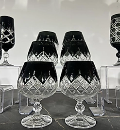 Full siyah el kesmesi kahve yanı bardağı