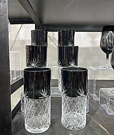 Full siyah el kesmesi kahve yanı bardağı