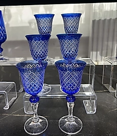 Full mavi el kesmesi kahve yanı bardağı